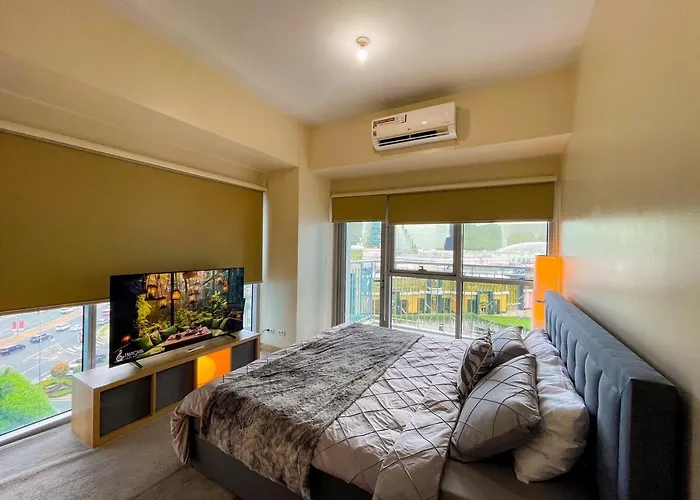 Elegant 2 Bedroom Near Solaire, Okada Manila