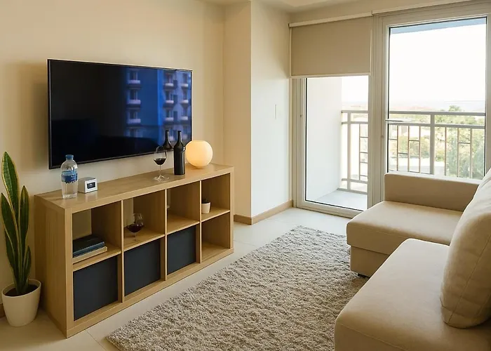 Apartment Elegant 2 Bedroom Near Solaire, Okada