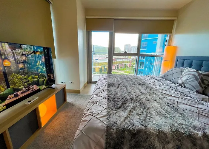Elegant 2 Bedroom Near Solaire, Okada * Manila